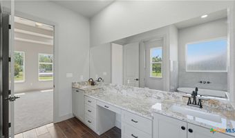 731 County Road 356, Adkins, TX 78101