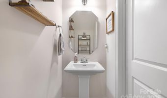 2817 Shamrock Dr, Charlotte, NC 28205