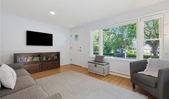 15 Austin Dr, Cumberland, RI 02864