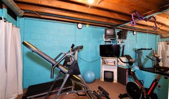 594 Terra Ln, Amherst, OH 44001