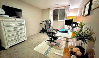 633 Meadow Pl, Ames, IA 50010