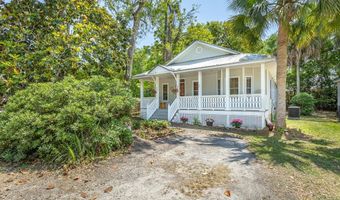 98 Sawyer Ln, Apalachicola, FL 32320