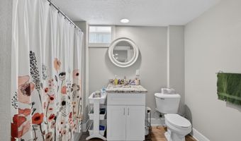 618 SE Lawrence Dr, Ankeny, IA 50021