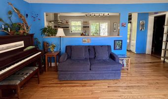112 S Crest Dr, Burlington, VT 05401