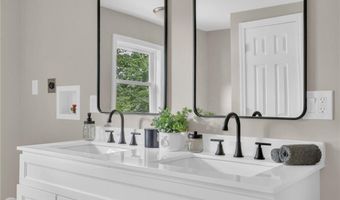 115 Hill Top Dr, Johnston, RI 02919