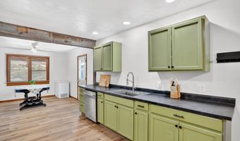 922 S Oak Ave, Aurora, MO 65605