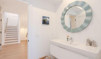 23 Catherine St, Newport, RI 02840