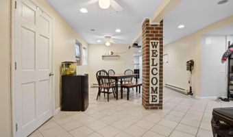 484 BROUGH Rd, Abbottstown, PA 17301