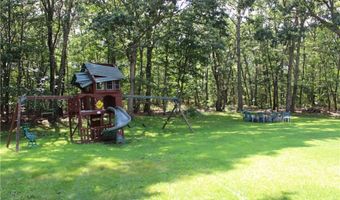25 Beechnut Dr, Johnston, RI 02919