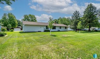 207 S 11th St, Beresford, SD 57004