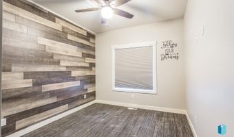 2824 E Sunflower Cir, Brandon, SD 57005