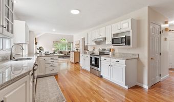28 Old Harvard Rd, Boxborough, MA 01719