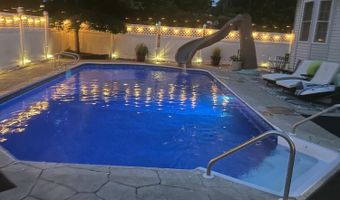 928 Seaman Ave, Beachwood, NJ 08722