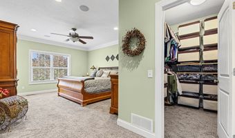 2820 Ashwood Dr, Alliance, OH 44601