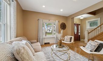 1325 N ONEIDA St, Appleton, WI 54911