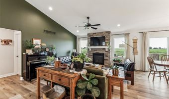 1819 8th Ave SE, Altoona, IA 50009