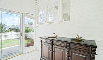 316 Fair St, Baxley, GA 31513