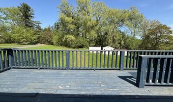 4 Noonan Ln, Albany, NY 12209