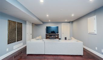 2203 NW Lakeside Ct, Ankeny, IA 50023