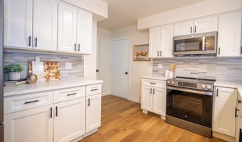 5905 Malabar Ln, Madison, WI 53711