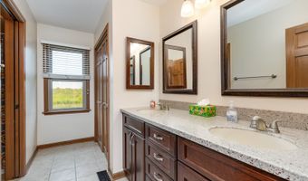 420 Fairway View Dr, Algonquin, IL 60102