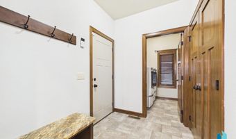 713 N Garnet Cir, Brandon, SD 57005