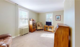 26 Freebody St, Newport, RI 02840