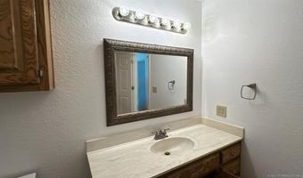 827 Acorn, Ardmore, OK 73401