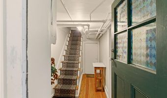 56 Bateman Ave 1, Newport, RI 02840