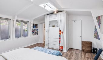 2041 N Beverly Glen Blvd, Los Angeles, CA 90077