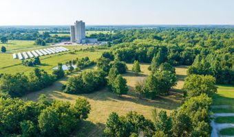 60 E Church St, Aurora, MO 65605