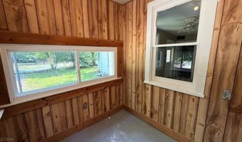 629 Portage Lakes Dr, Akron, OH 44319