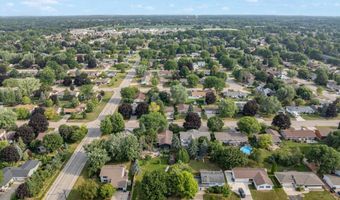 2130 W JONATHON Dr, Appleton, WI 54914