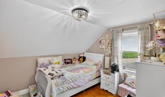 6 North Rd, Foster, RI 02825