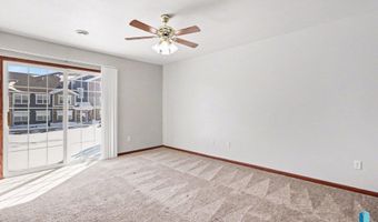 412 N 9th Ave, Brandon, SD 57005