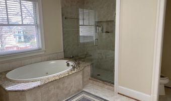 2138 PATRICK HENRY Dr, Arlington, VA 22205