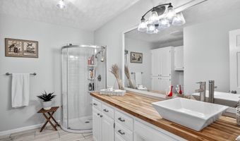 134 Moonlight Valley Dr, Ash Grove, MO 65604