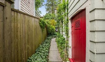 74 Third St, Newport, RI 02840