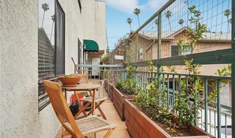 1605 Winona Blvd 102, Los Angeles, CA 90027
