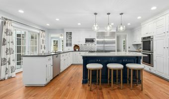 39 Leeuwarden Rd, Darien, CT 06820