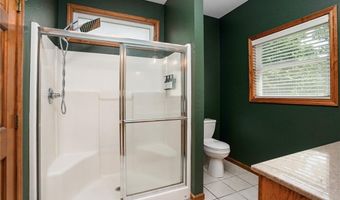 214 Hillside Dr, Baldwin City, KS 66006