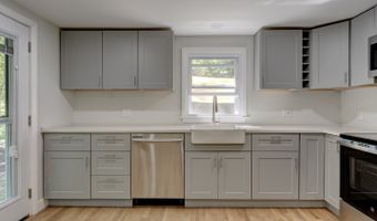 70 Doubleday Rd, Columbia, CT 06237