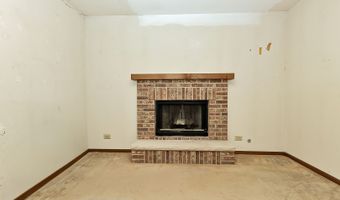 1003 White Pine Dr, Antioch, IL 60002