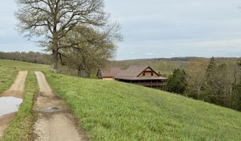 300 Round Up Ln, Bakersfield, MO 65609