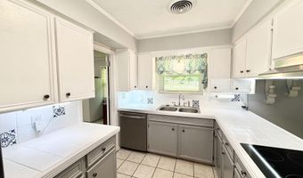 1404 N Jackson St, Brookhaven, MS 39601