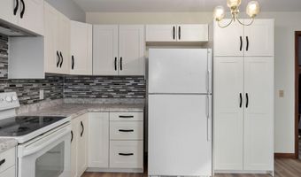1313 S Madison Ave, Aurora, MO 65605