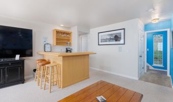 461 S Home Ct, Rockaway Beach, OR 97136