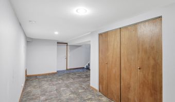 1405 Surrey Ln, Algonquin, IL 60102