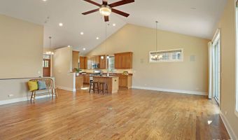 40491 N S Newport Dr, Antioch, IL 60002