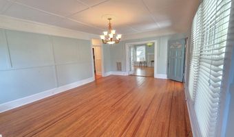 102 Wardlaw St, Abbeville, SC 29620